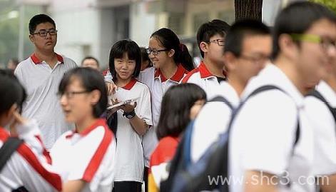 高三想复读但是学校不收咋办能自学吗